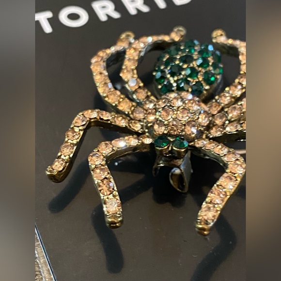 Torrid Bejeweled Spider Broach Green & Gold - Picture 2 of 4